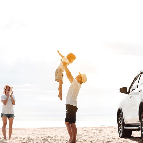 rrr-family-travel-car-road-trip-concept-summer-vacati-2022-12-19-08-55-00-utc rrr-family-travel-car-road-trip-concept-summer-vacati-2022-12-19-08-55-00-utc